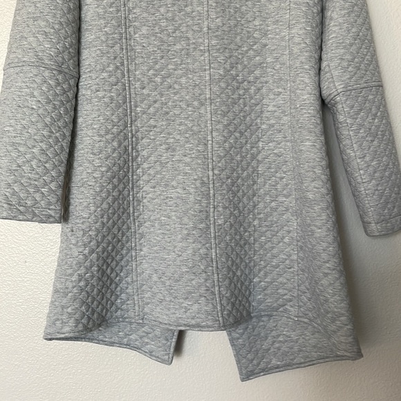 NWT Hem & Thread Quilted Gray Wrap Front Jacket/Sweater Pockets Size Medium - Picture 9 of 11